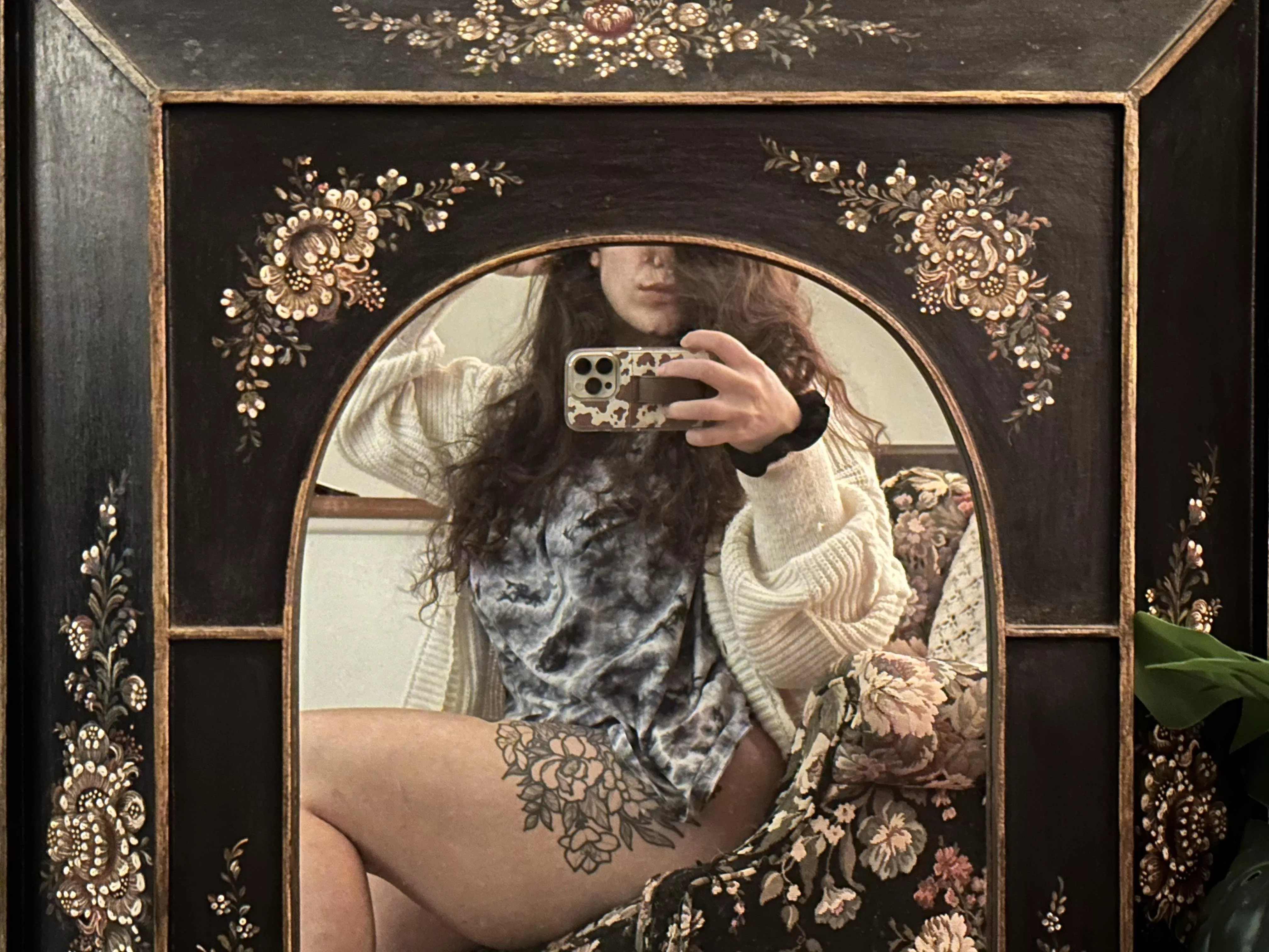 quite the mix of patterns going on (f)