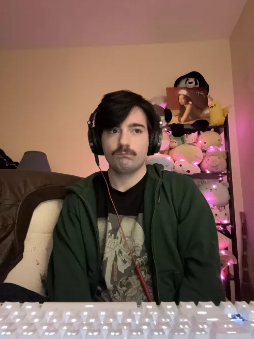 Stuck in bed today, so enjoy a photo of me a few days ago <3 stay healthy everyone!!