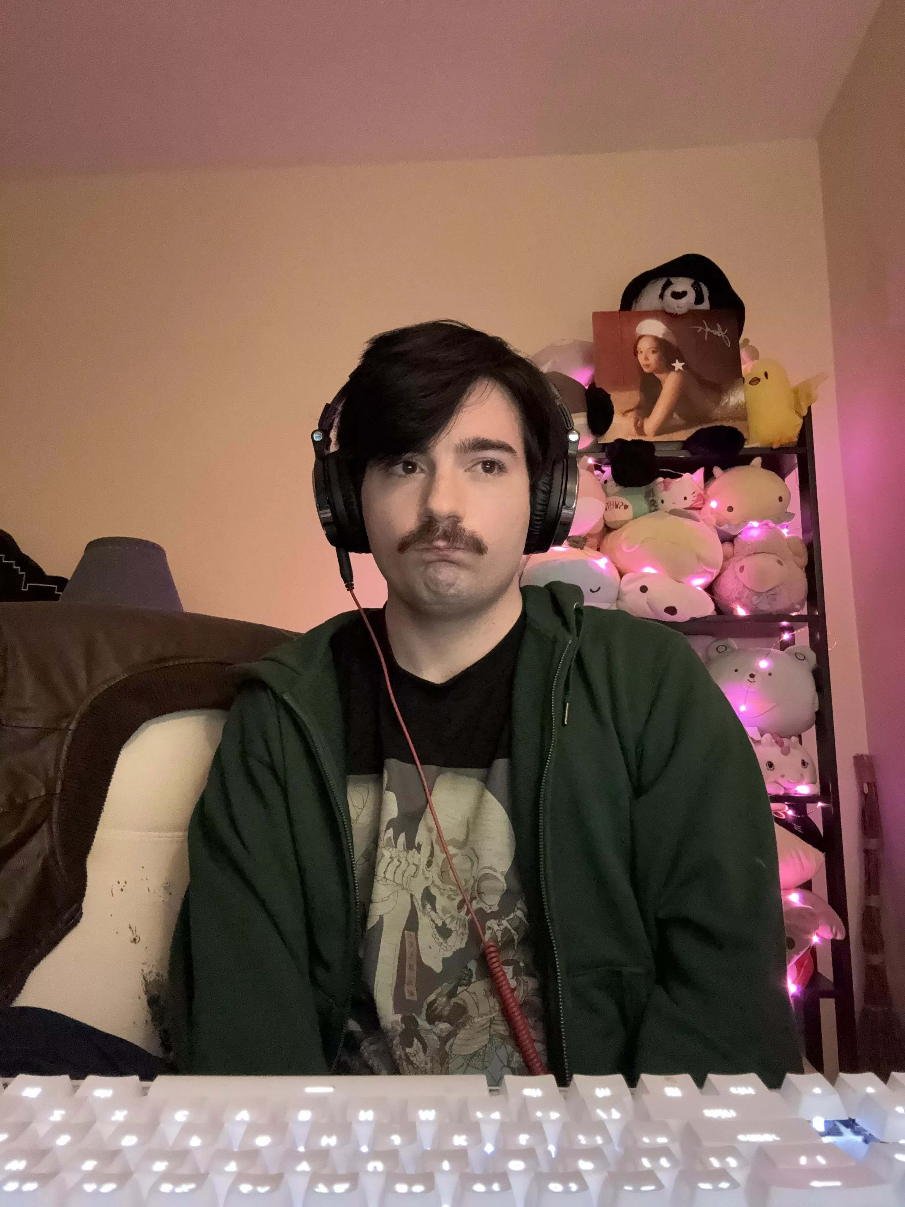 Stuck in bed today, so enjoy a photo of me a few days ago <3 stay healthy everyone!!