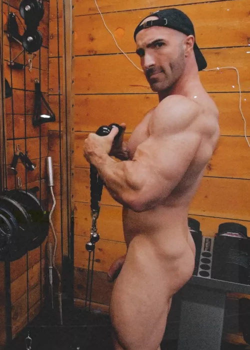 What bro? You don't workout nude? (35)