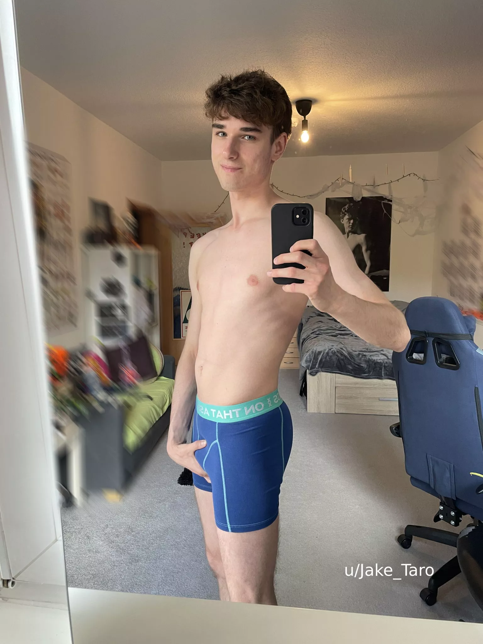 (20) does someone want to replace my hand? 👀