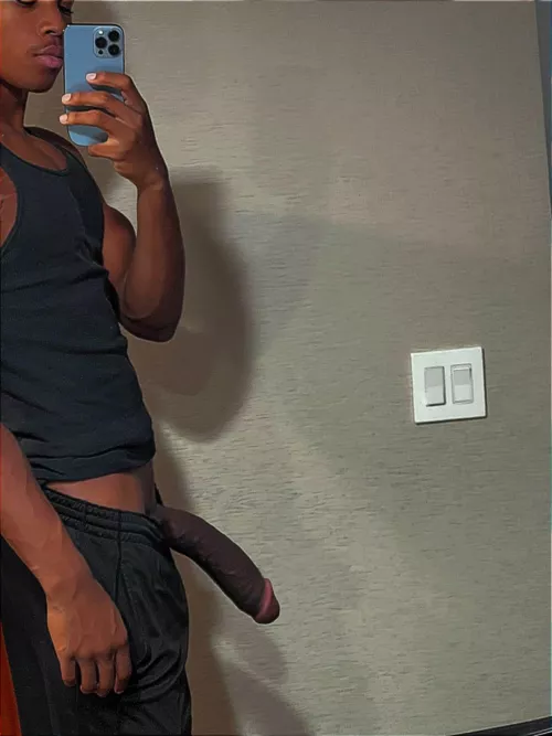 6’5 ,20y THICK LONG BBC 😝💦😈