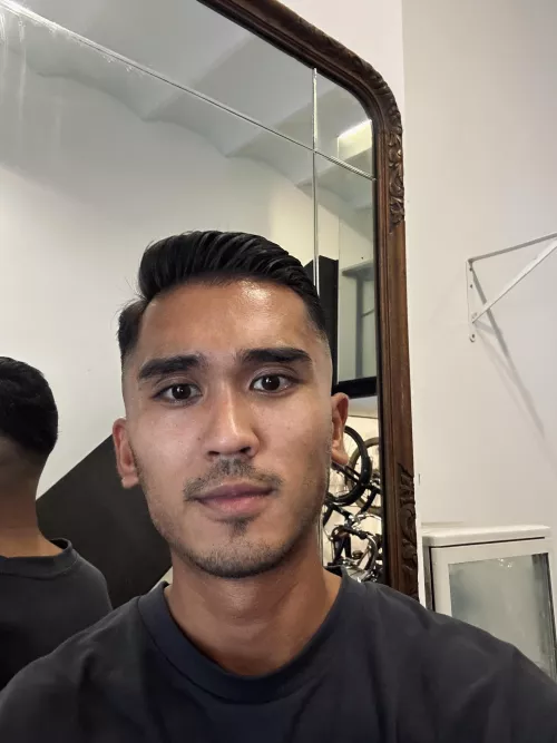 Got a fresh haircut today, have a good Friday 💇🏽‍♂️