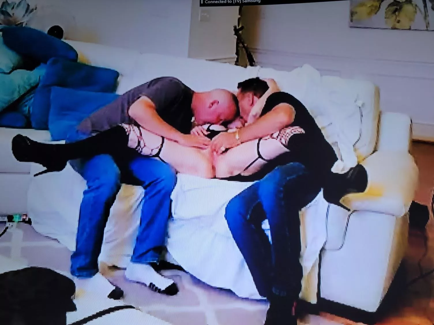 Horney wife loves to get down