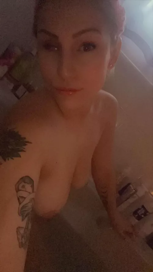 I hate mornings. But atleast it’s Friday.