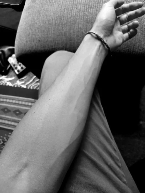 I know they aren't bulky but how about some skinny veiny arms?