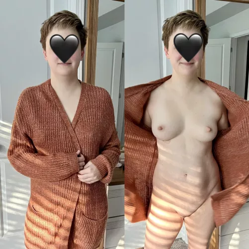 🖤 it’s Friday and that means one thing🖤