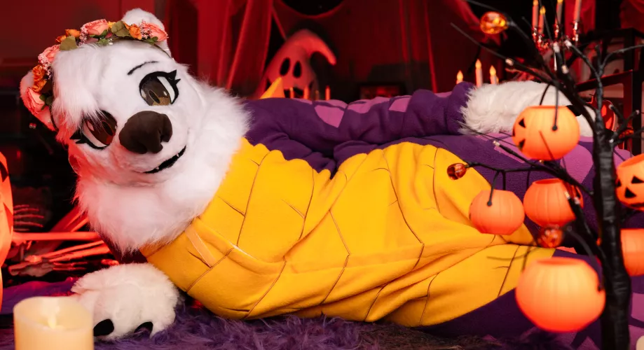 It's spoopy season and you haven't even offered mom a treat yet~😈