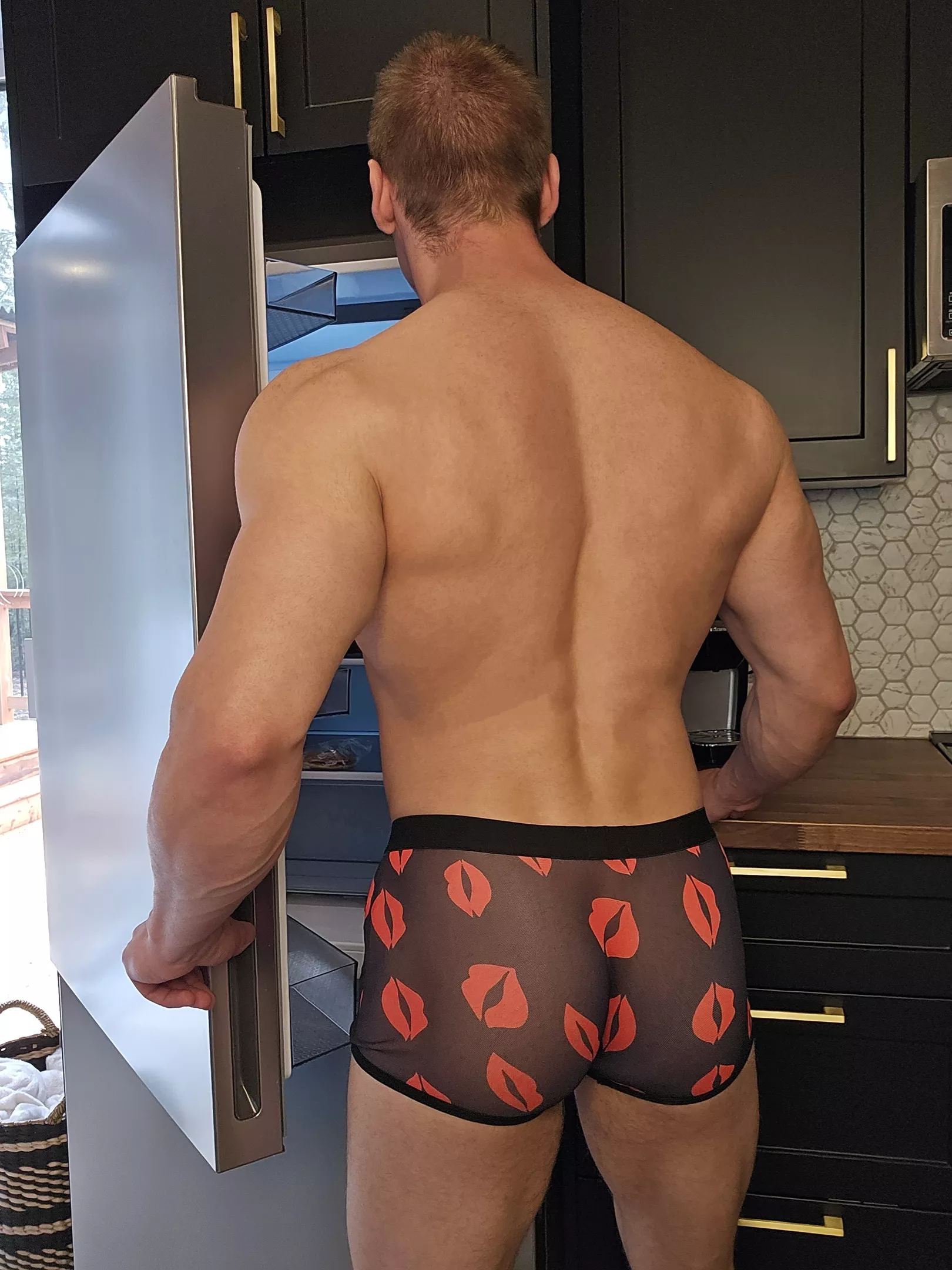 Looking for a cake 😏🍑..?