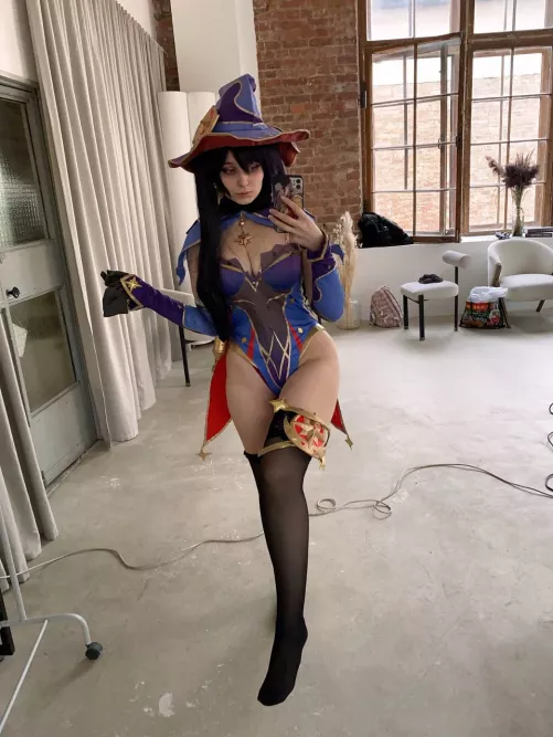 Mona by mia_green_tea