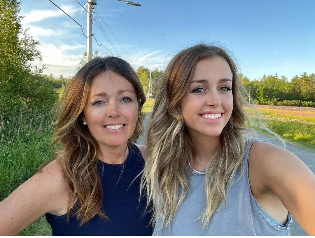 Mother or daughter [2]