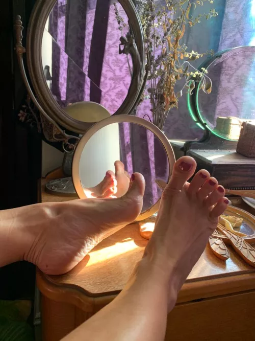 my feet are small but pretty OC