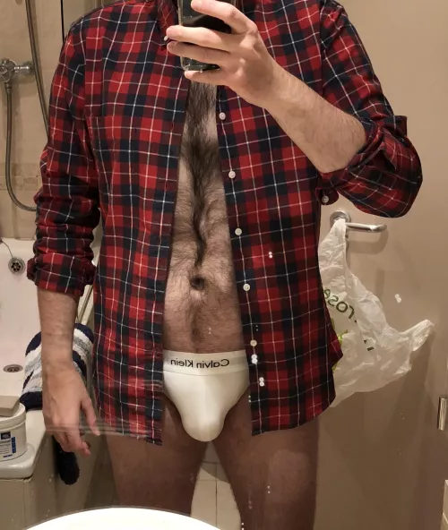 Plaid shirt and a jock, the perfect combination for autumn!