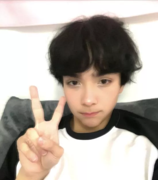 probably not cute enough to post here but oh well ><