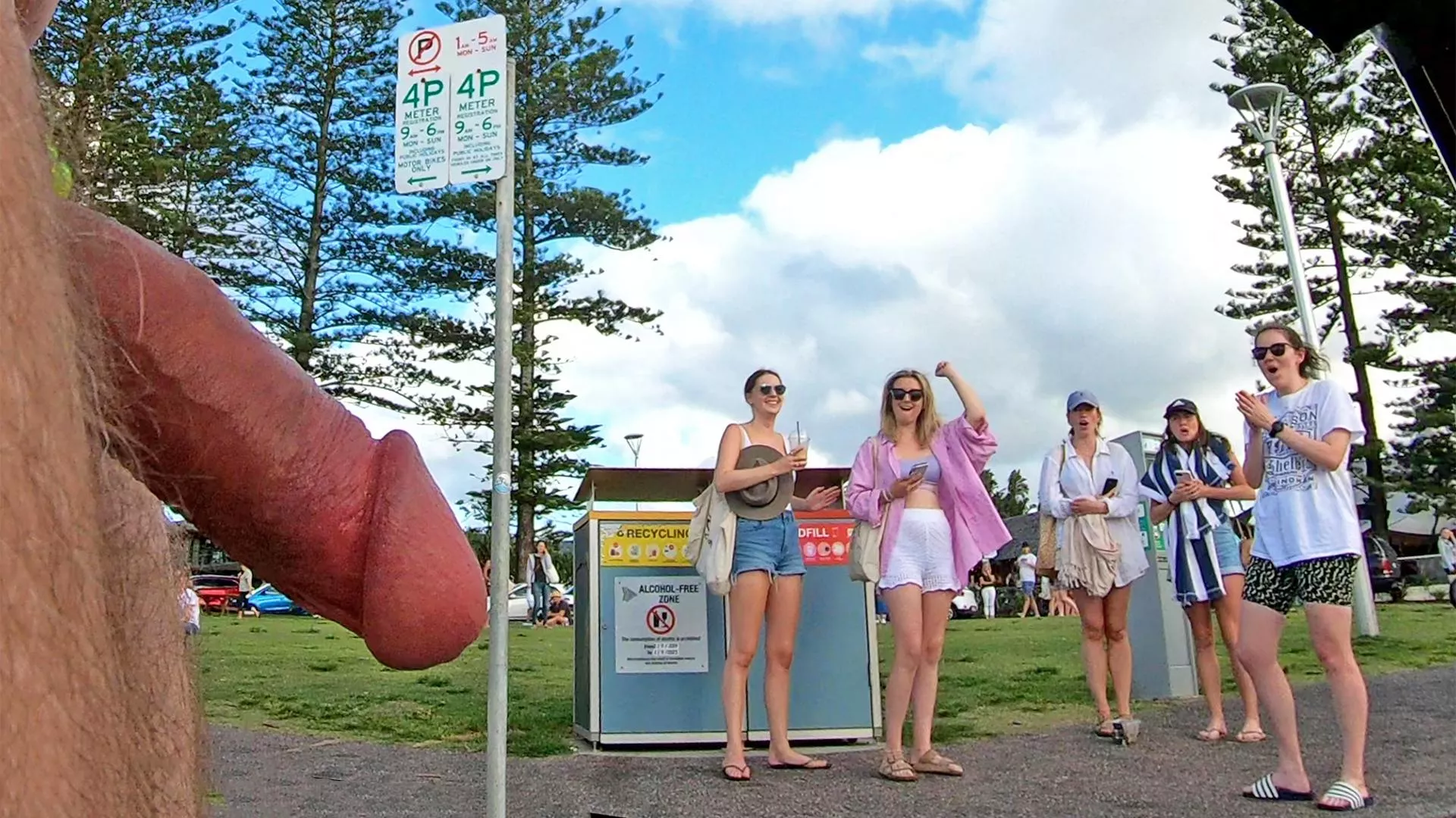 Public erection gets big CFNM cheers from enthusiastic girls watching WNBR Byron Bay