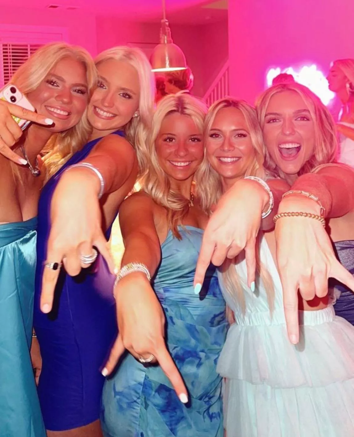 Which blonde do you want to party with [5]