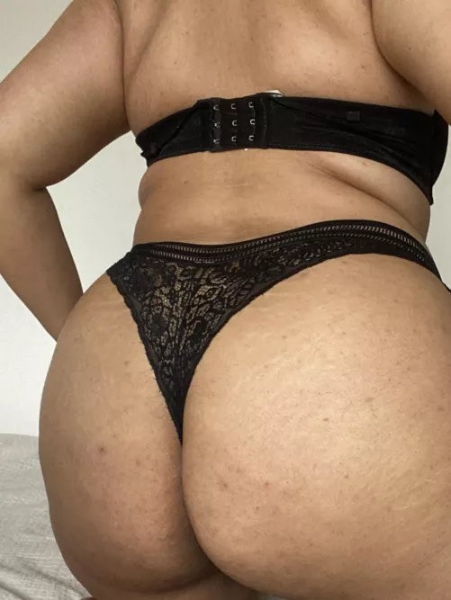 Would you love to open my leg…