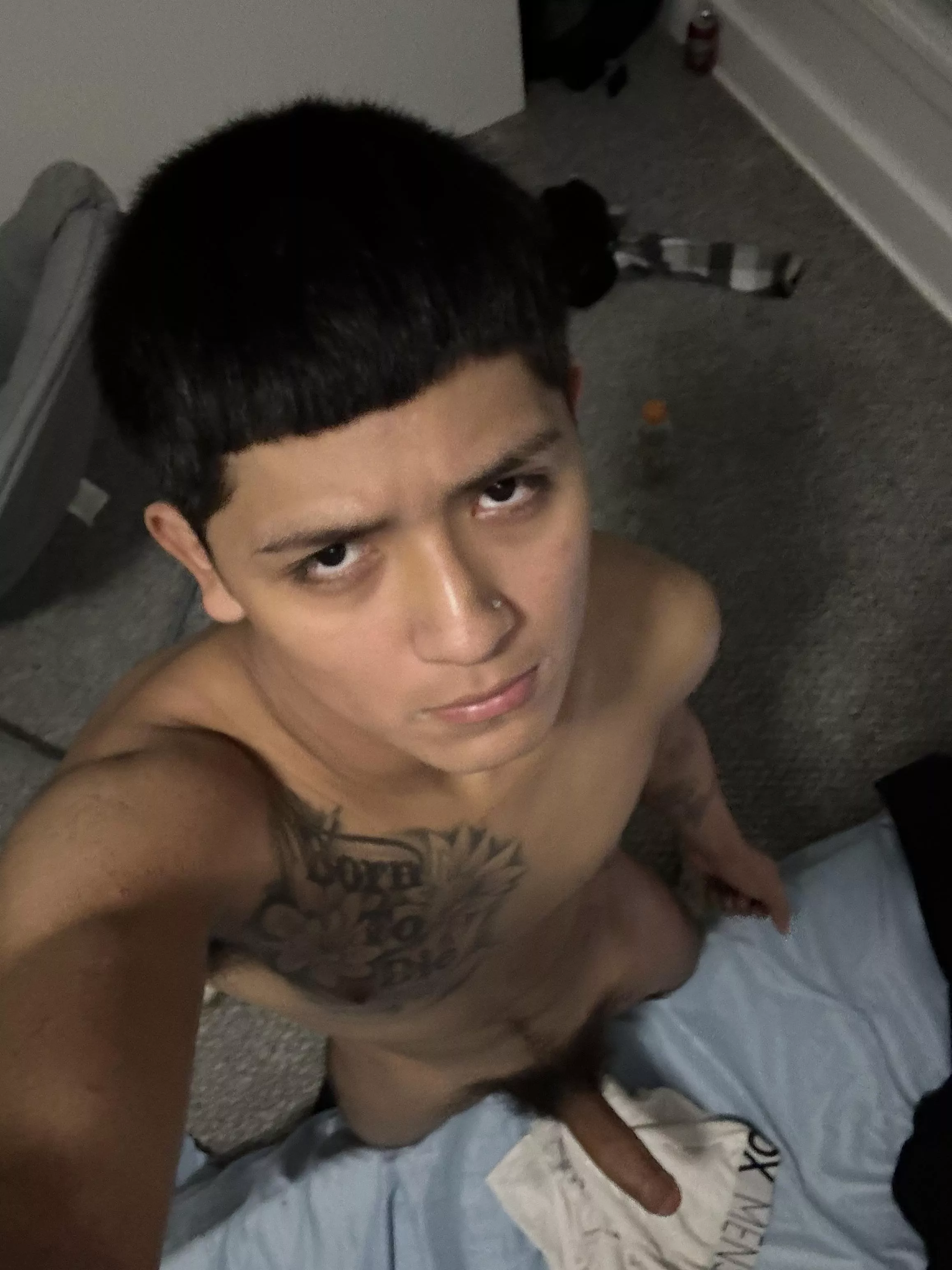 (19) Anyone here like uncut cock? ;)