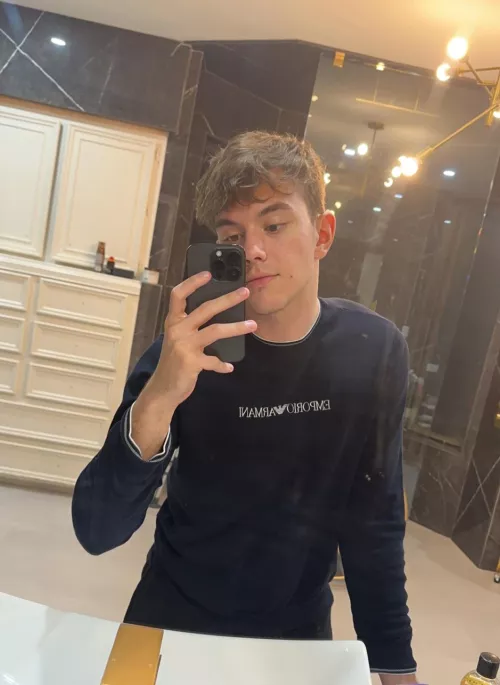 [20] growing into my otter phase 😂