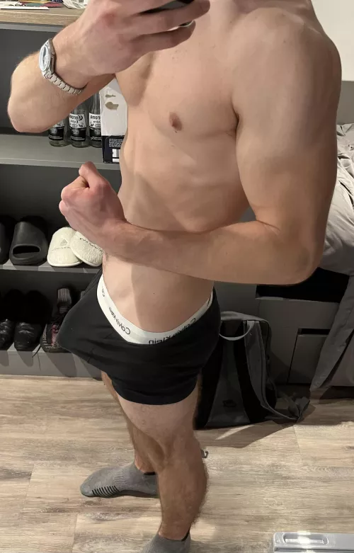 Bulge or arms?