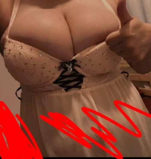 Do they look big in this top 😳