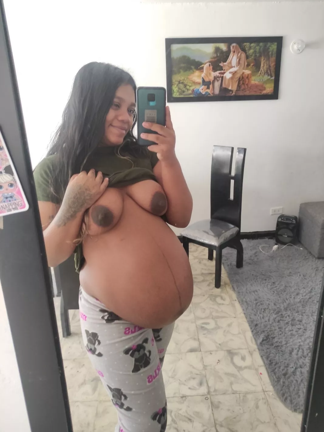 Do you like my twin belly? Snap greicysan23