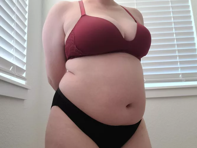 Give my tummy some kisses please