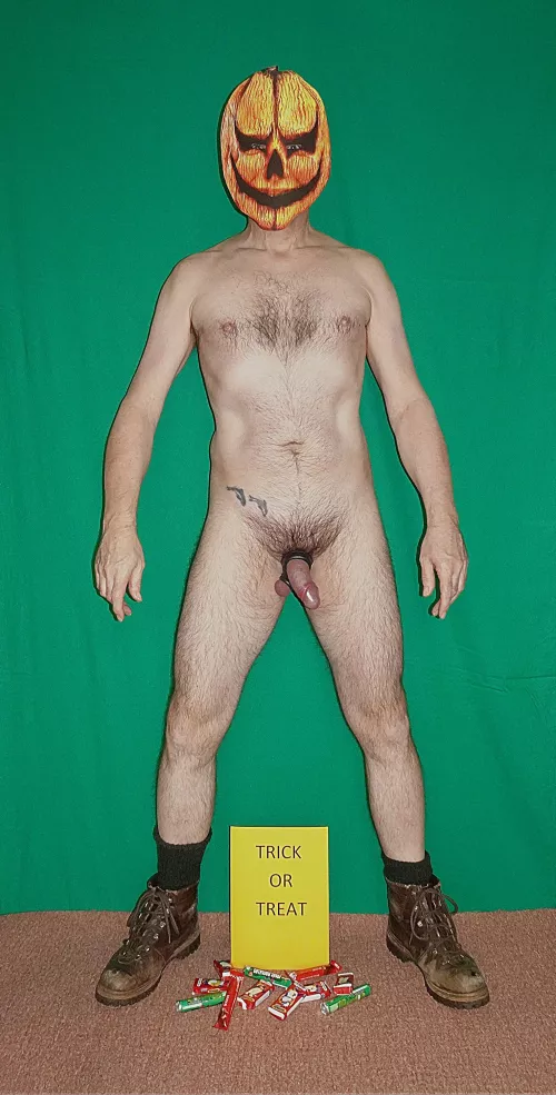 HALLOWEEN TRICK OR TREAT TIME