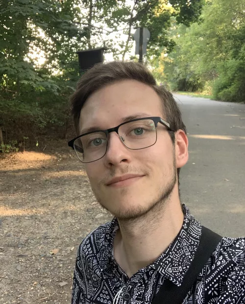 Haven't been here for quite some time and I finally found the courage to post again, thought I didn't look half bad in this pic