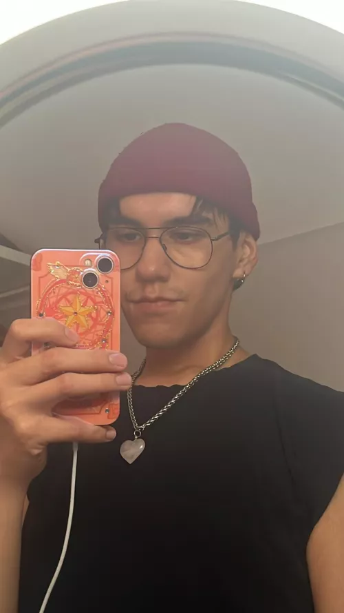 hola! who wanna play destiny sometime :) also getting into warframe