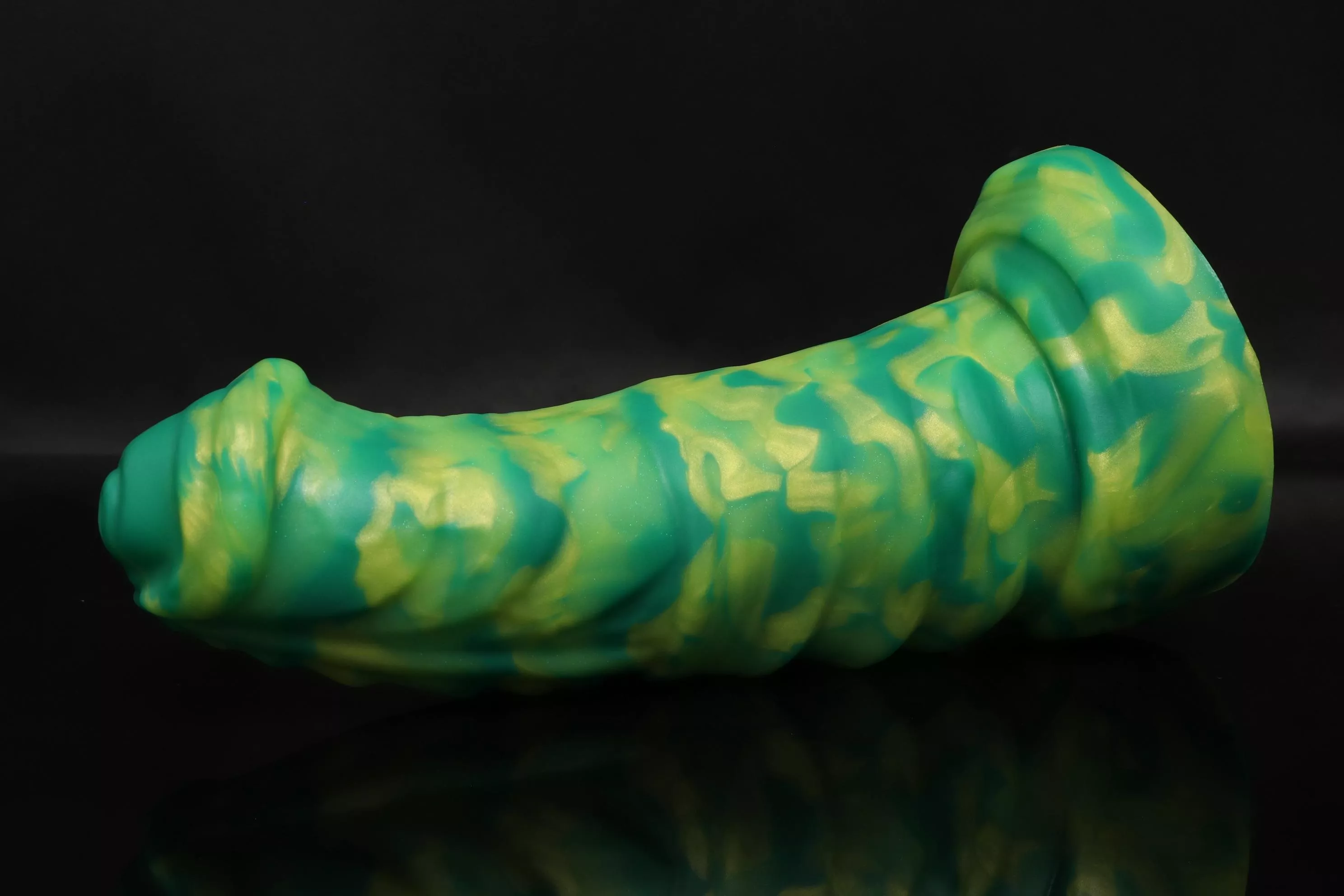 i really want an L sleipnir in a silvery blue-y pour. but i also really want this M Loki-variant pour.