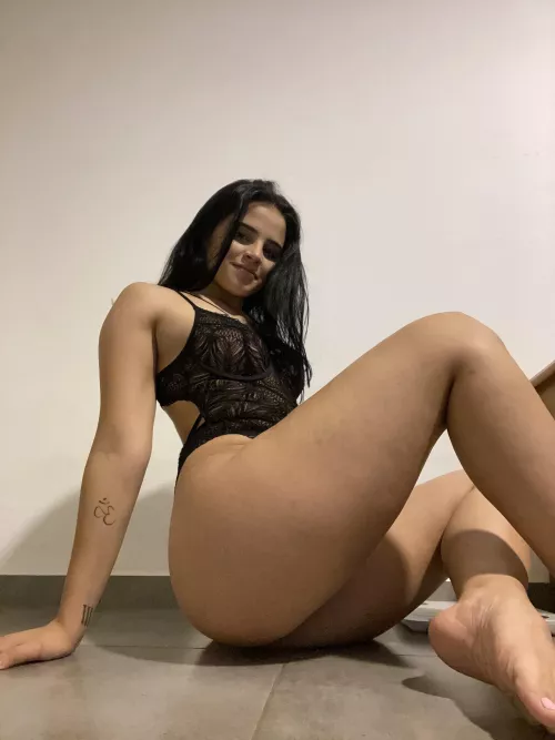 I'll wrap my thicc thighs around your head