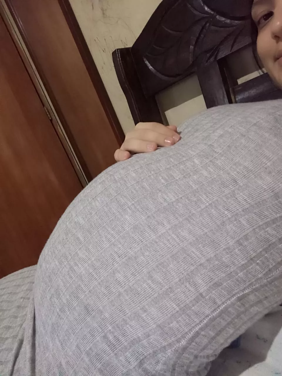 my dress can't support my belly😅🐷