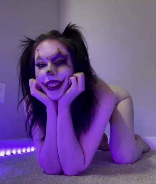 ready to clown around on your cock 🖤💜💚