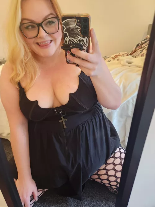 Spooky season is here, finally my wardrobe looks normal 😊