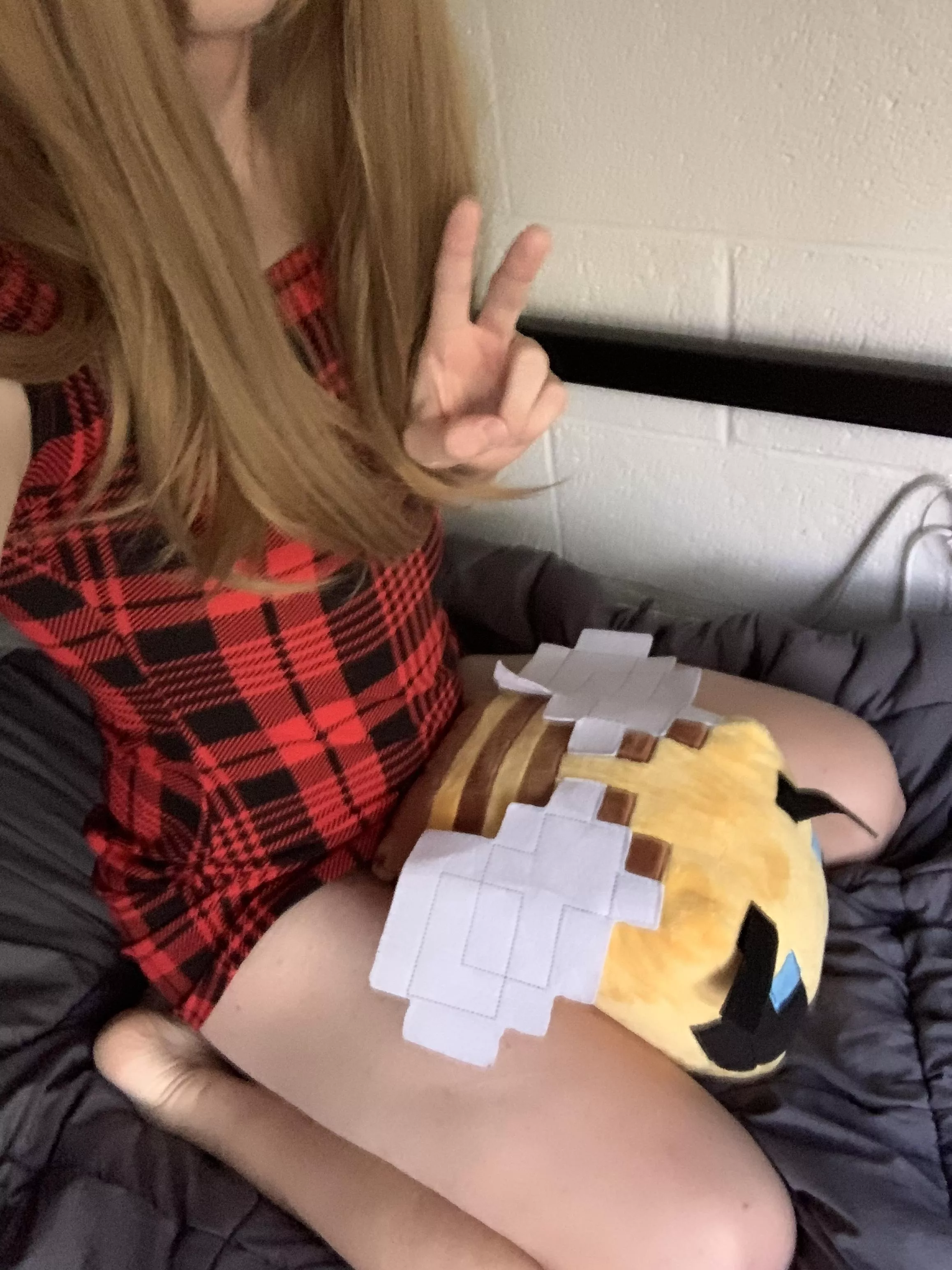 The bee shall perish! >:3 His name is Phil btw