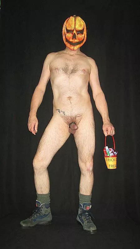 TRICK OR TREAT YOUR CHOICE...I'M READY