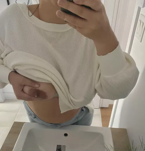 Wanna get under my shirt? 🥛💦