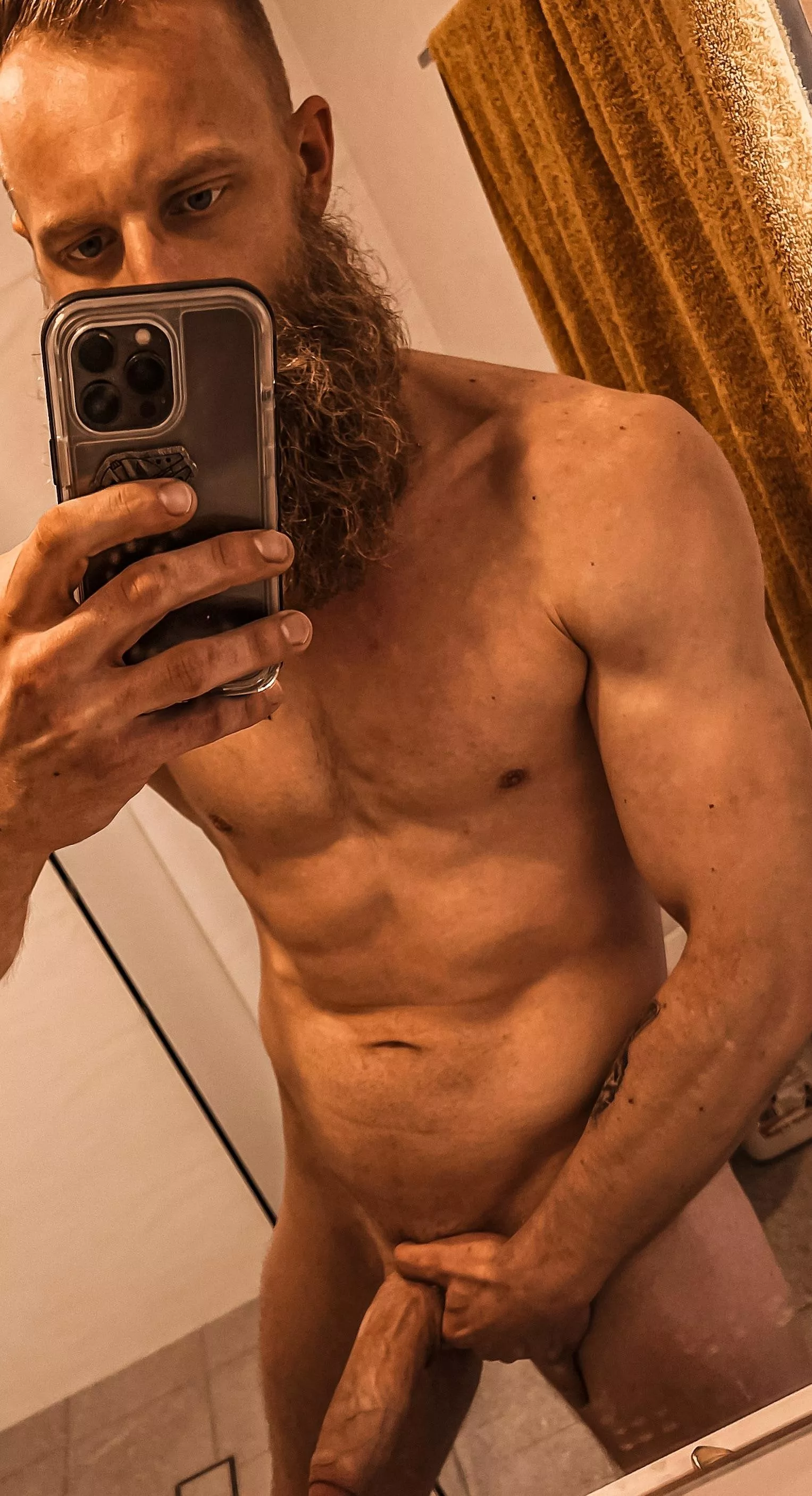 What winter sport do you think I do? Dms open