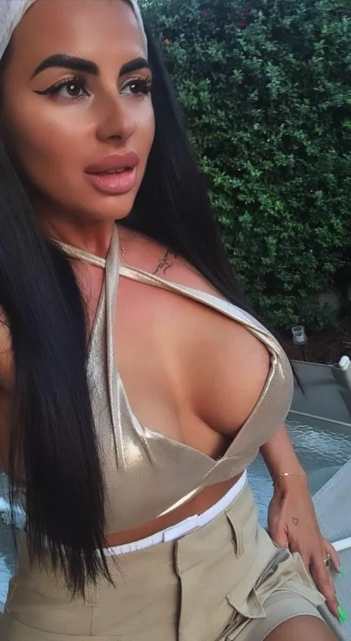 Would you fuck a mom you met on Reddit??