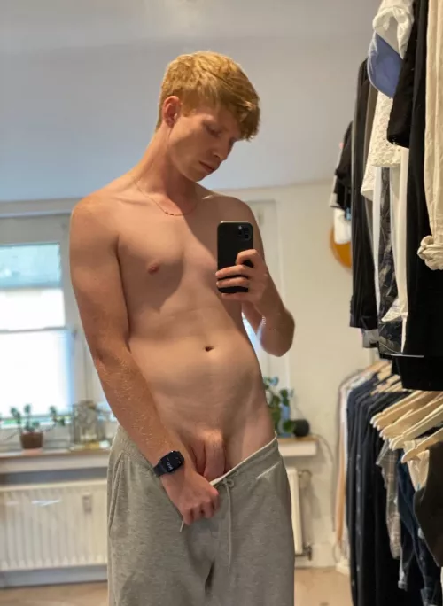 [24] dm if you wanna take control over my nudes. The kinkier the better