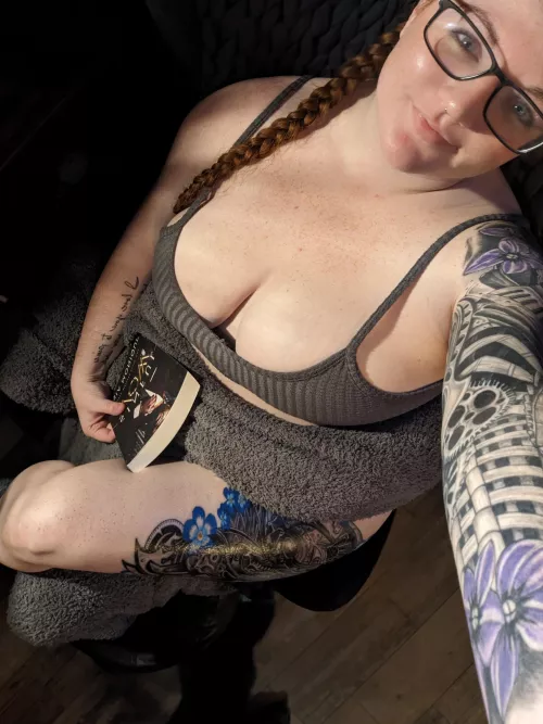 A new book always makes my day better 😊