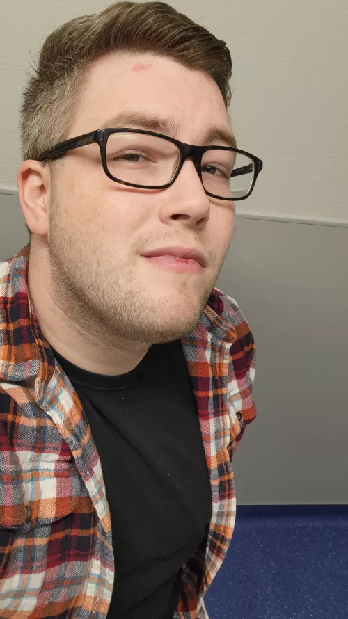 Another weekend at work. Anyone wanna help pass the time?