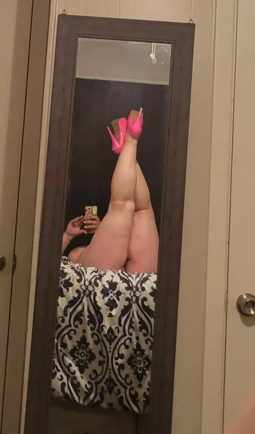 Any bbc around wanna chat??