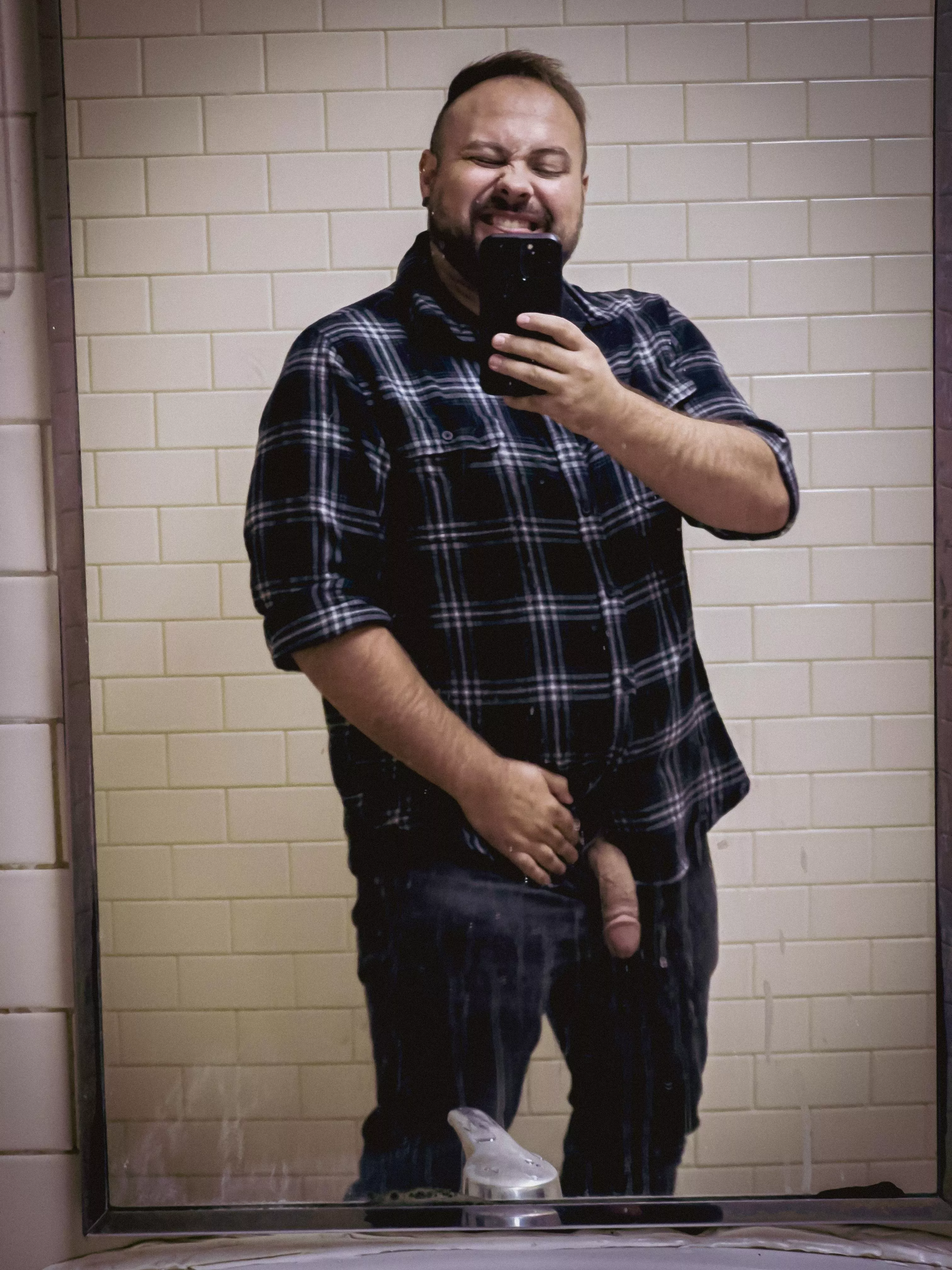 Bathroom softie mirror pic (feat. dirty mirror )😘