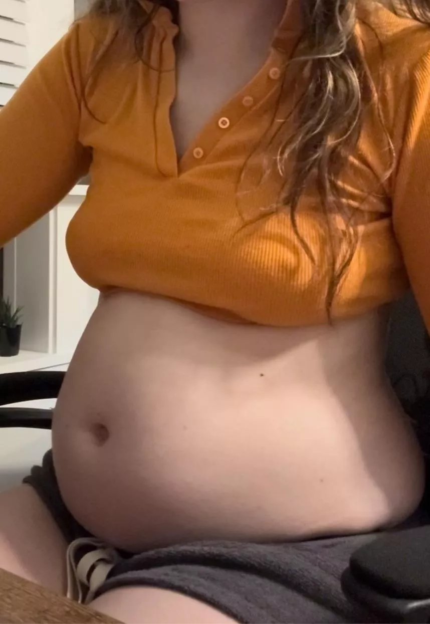 Downed a huge cake shake and some wings… think i could fit more in? I feel so huge :p