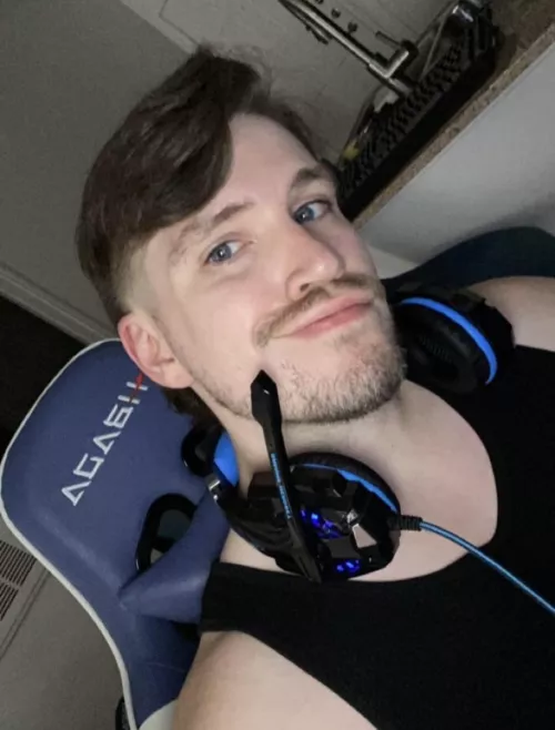 Gayming before I need to get ready for a Halloween party