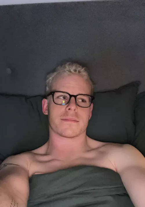 Hello beautiful boys👋