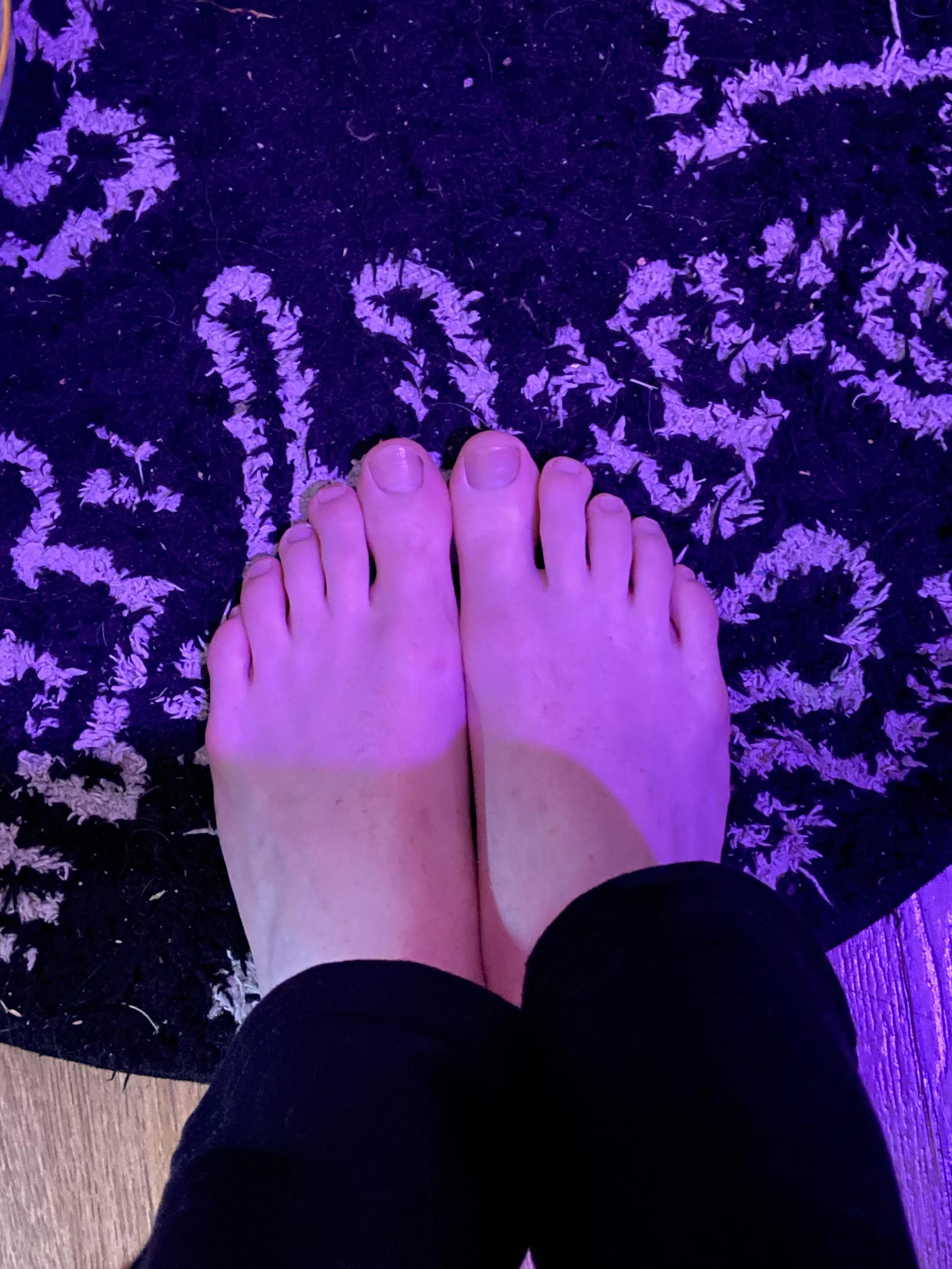 How do I make my feet cuter