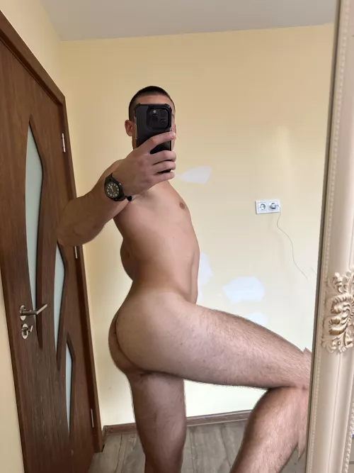 I tried to do something sexy here, I know I failed but still not missing on sharing, haha